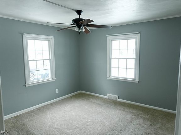 5th image of 4013 Hopkins Rd