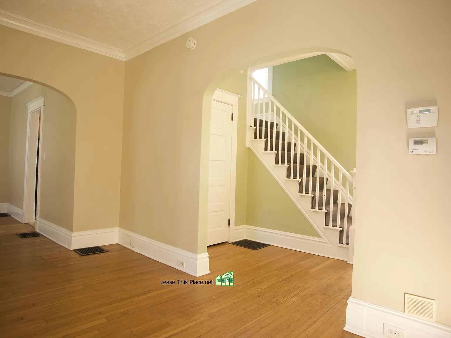 4 bed, 1.5 bath, 2000 sqft, $2,100 — Photo 4