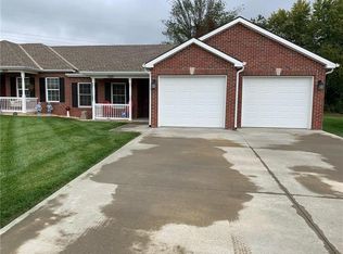 3221 Hickory Ridge Ct, Saint Joseph, MO 64503