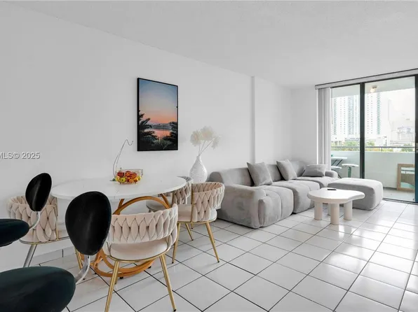 546 SW 1st St APT 603, Miami, FL 33130