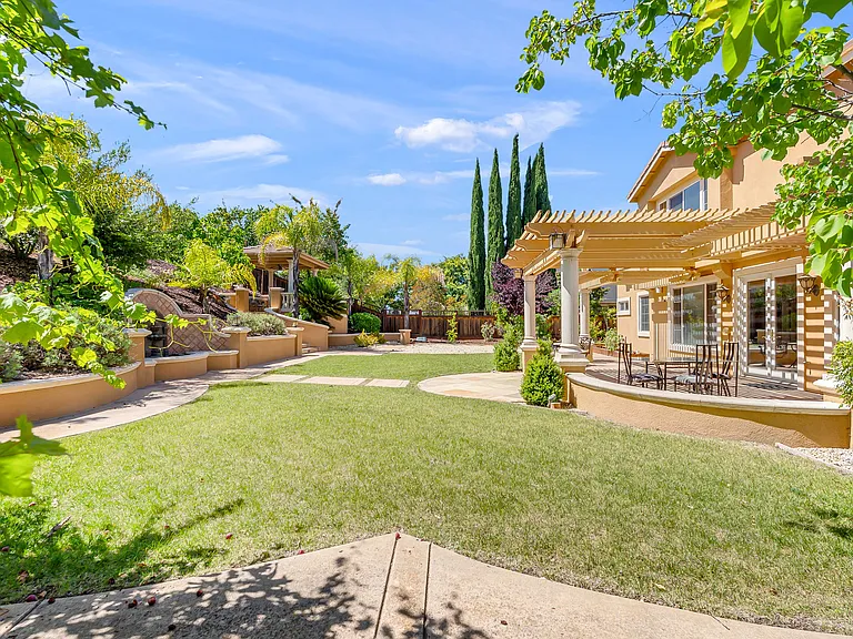 2144 Terrena Valley Dr — Photo 22
