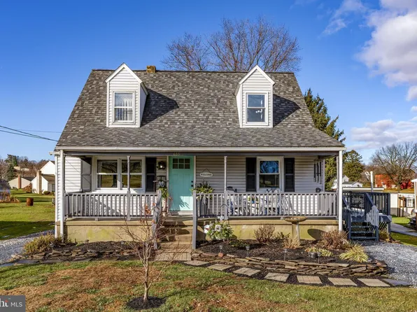 633 N Farmersville Rd, Lititz, PA 17522