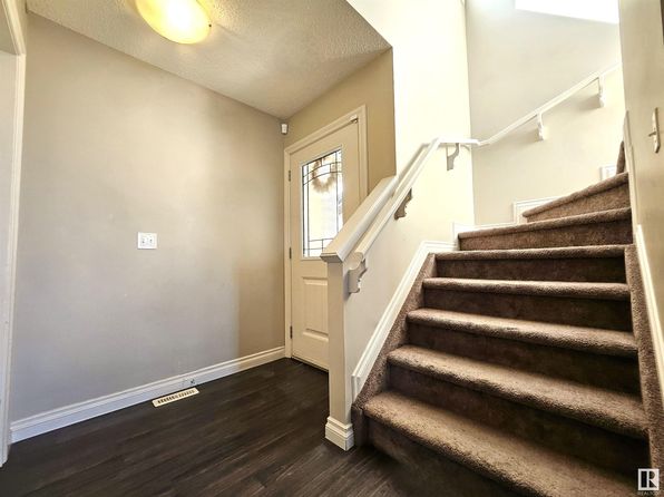 445 Brintnell Blvd NW #31, Edmonton, AB T5Y 0V5