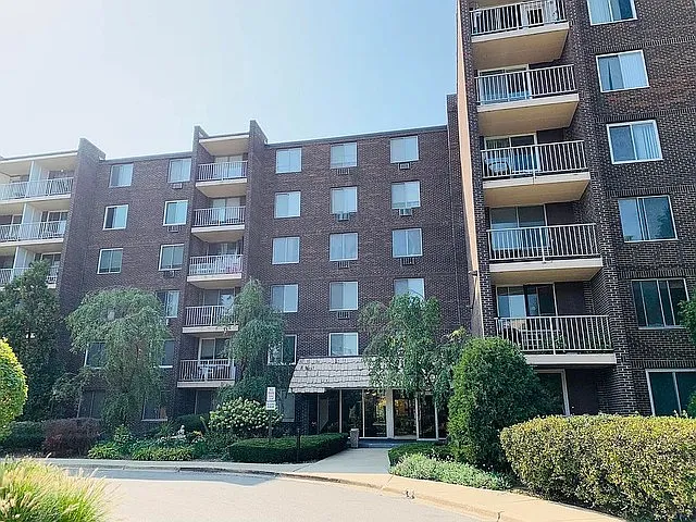 2 bed, 1100 sqft, $1,950 — Photo 1