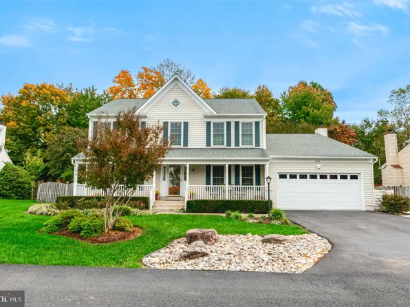 3984 Cardinal Crest Dr, Woodbridge, VA 22193