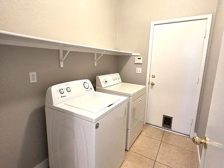 7904 Canyon Grove Ct — Photo 26