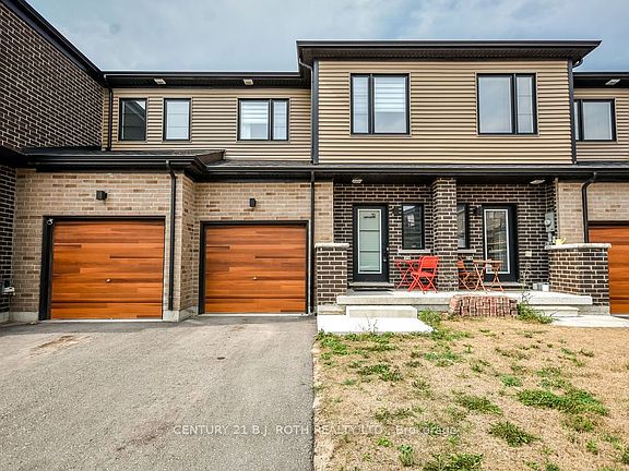 2nd image of 35 Pumpkin Corner Cres