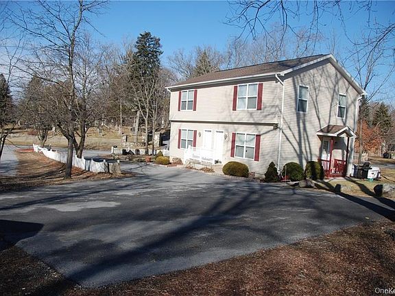 4th image of 35 Bridge St #B