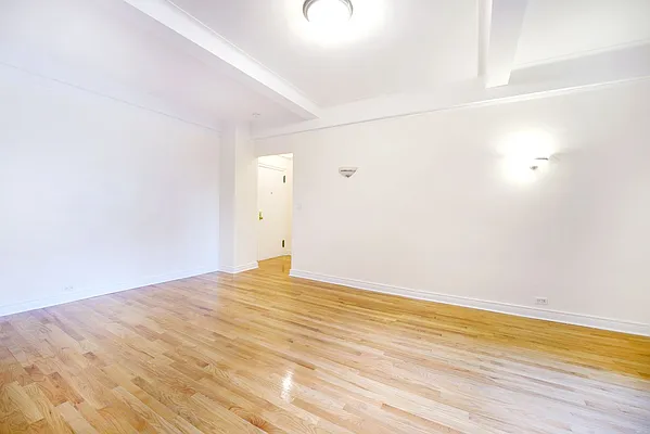 Rented by Balen Real Estate, LLC | media 8