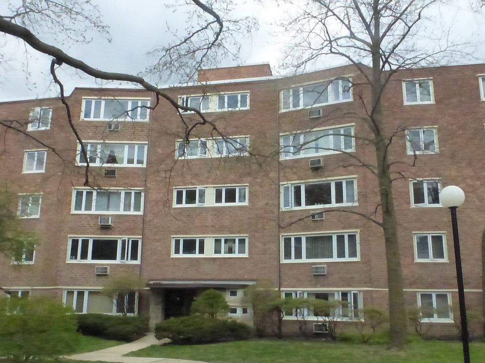 1st image of 1960 W Hood Ave APT 5B
