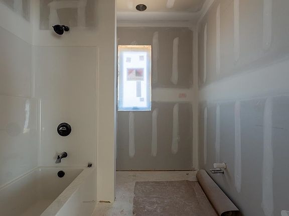 4th image of 14368 Keegan Ct