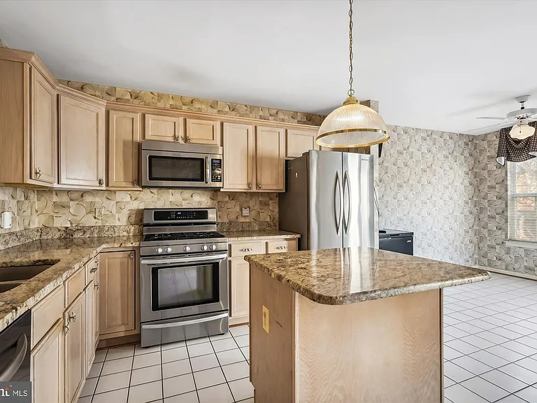 2409 Simpkins Farm Dr — Photo 13