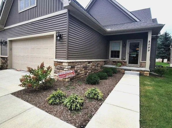 8099 Timber Trl, White Lake, MI 48386