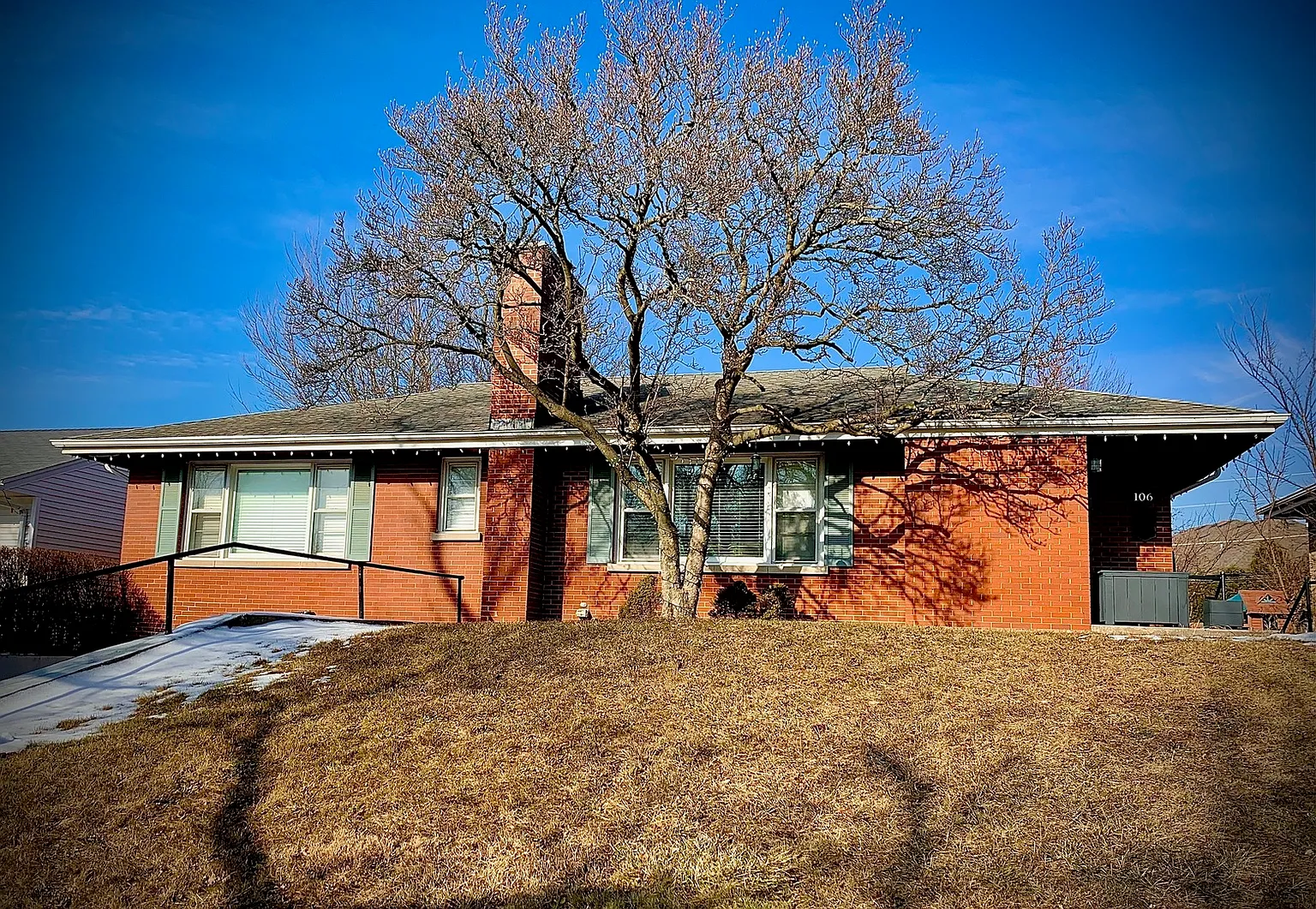 106 Burlington Ave photo 1