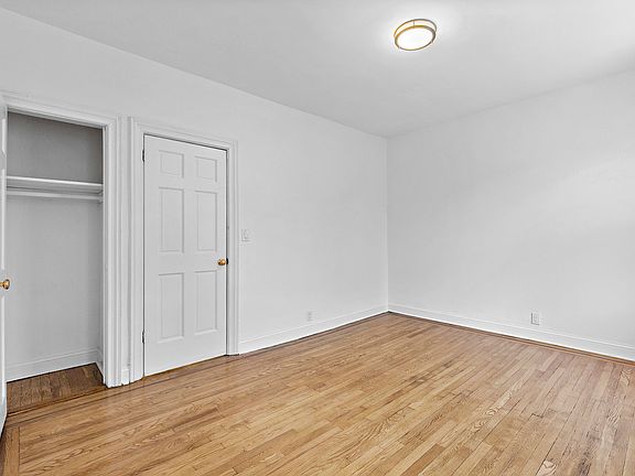 5th image of 4310 44th St APT 4H