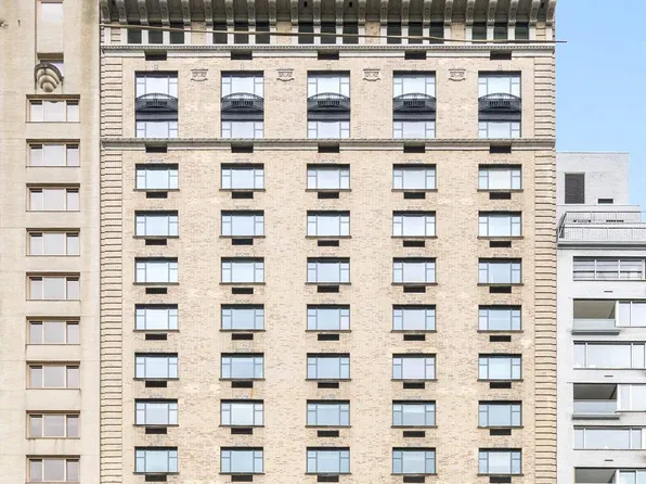 110 Central Park South image 18 of 19