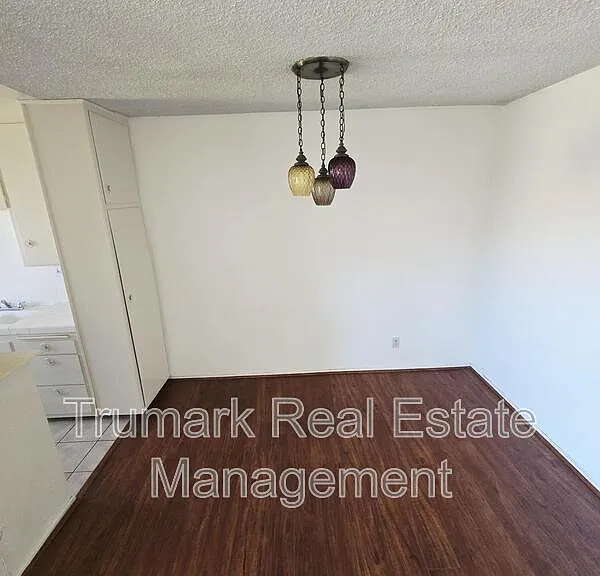 4619 Lexington Ave #5 — Photo 4