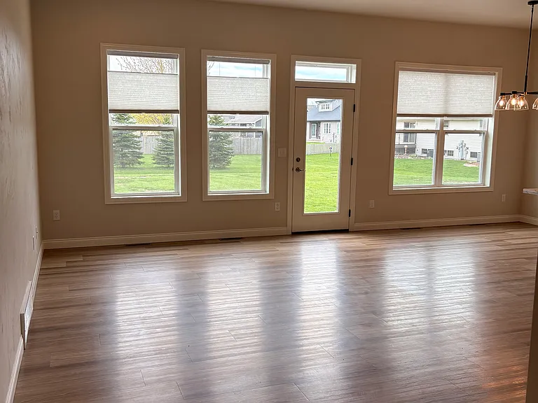 3302 Ridgecrest Ln — Photo 5