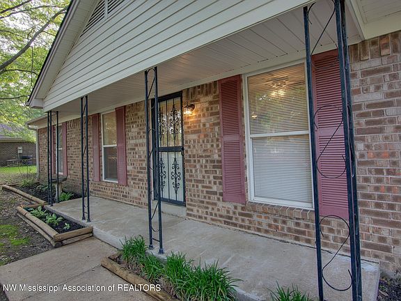 3rd image of 2960 Normandy Dr