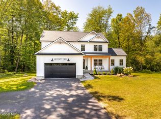 71 Brickhouse Rd, Stillwater, NY 12170