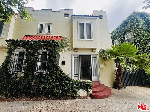 934 1/2 S Berendo St Photo 1