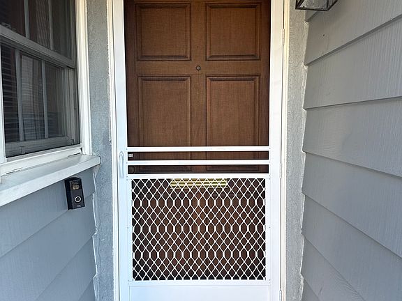 3rd image of 6512 Oxford Dr