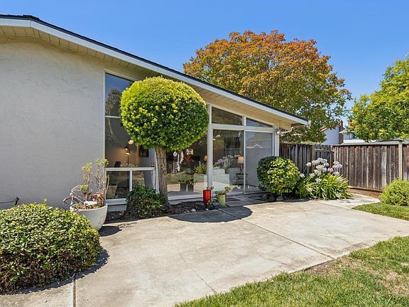 4th image of 5573 Bigoak Dr