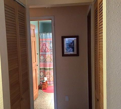 2nd image of 1535 N Steele St APT 4