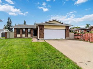 7715 15th Ave NW, Edmonton, AB T6K 2T2