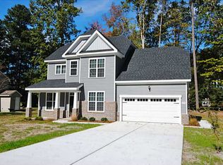 1079 Washington Dr, Chesapeake, VA 23322