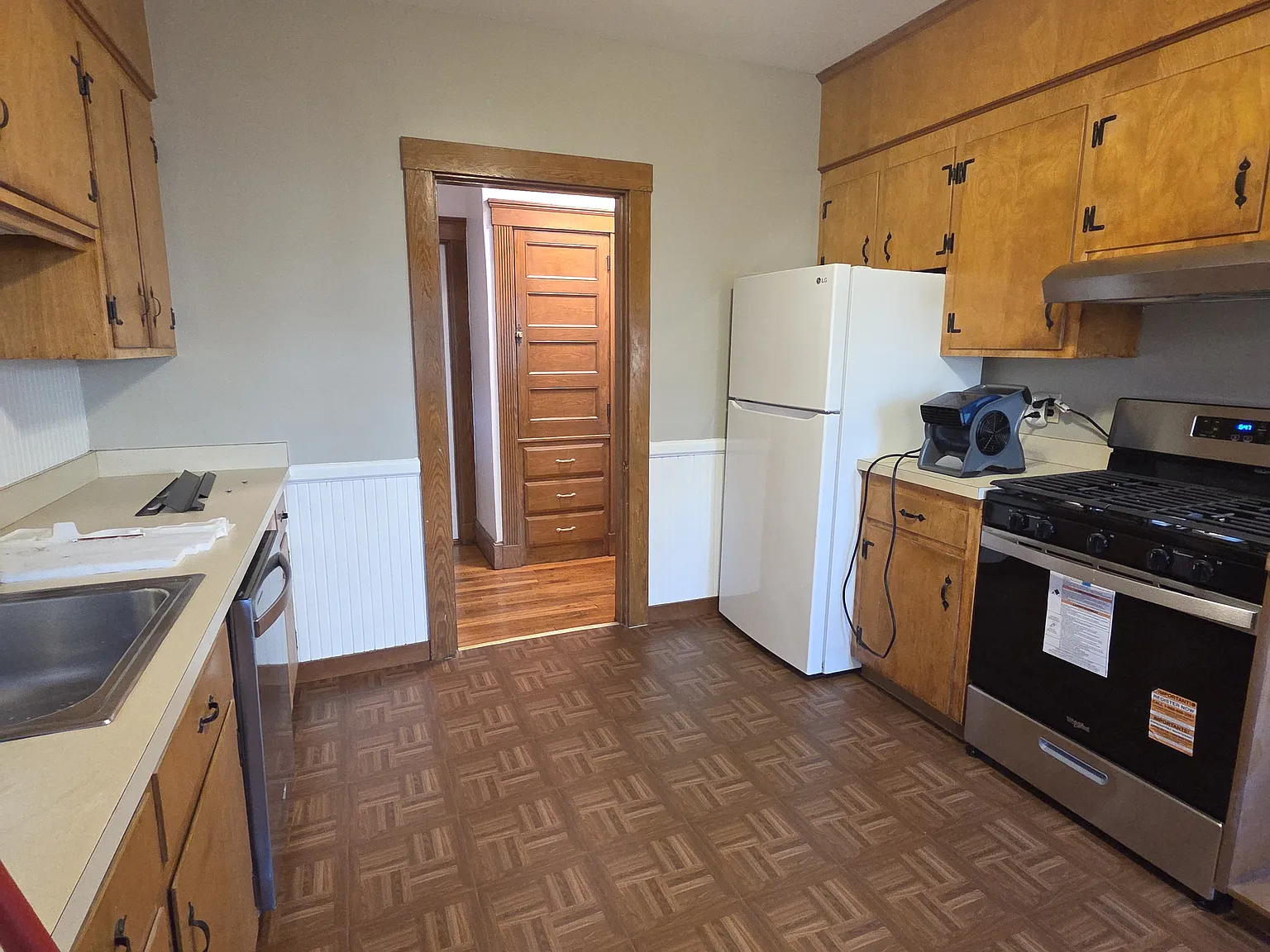 2 bed, 1200 sqft, $3,000 — Photo 3