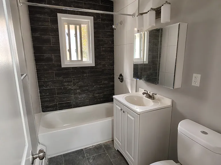15 Racebrook Rd #15A — Photo 13