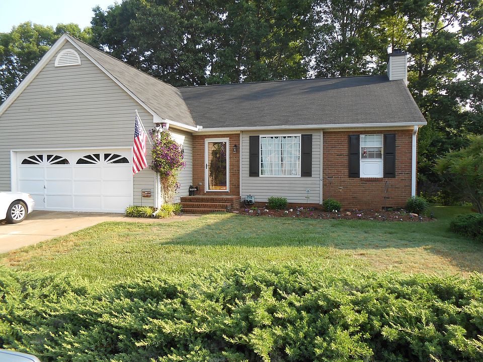 212 Clear Lake Dr.