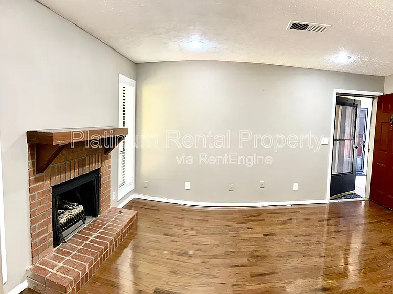 1555 Terrell Mill Pl SE #E — Photo 6
