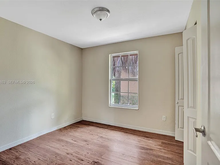 727 22nd St #A — Photo 15