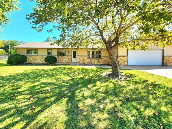 504 N Ridgeway Rd, Rose Hill, KS 67133