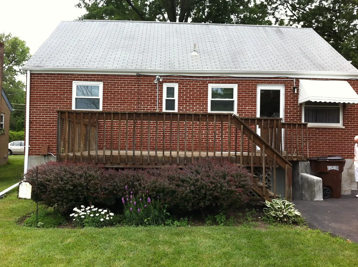 Full Deck - 9370 Floral Ave