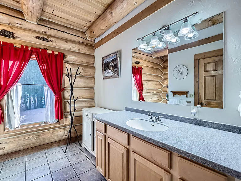 656 Hamilton Ln — Photo 10