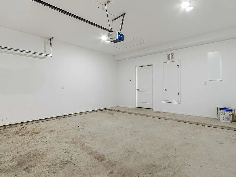 11500 Summer Dr #B — Photo 25
