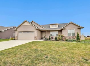 1897 Meadowland Ct, Green Bay, WI 54311