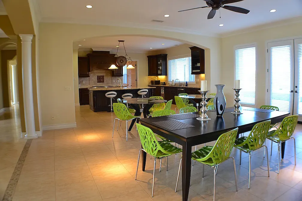 8 bed, 8860 sqft, $7,000 — Photo 4