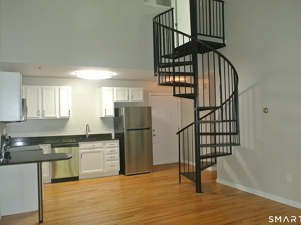 670 Boston Post Rd #12