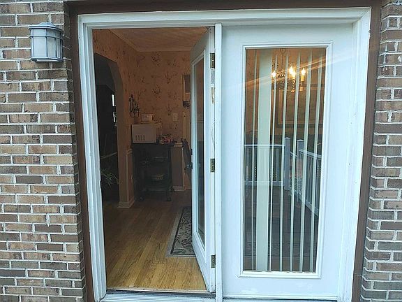 Door leading in from deck