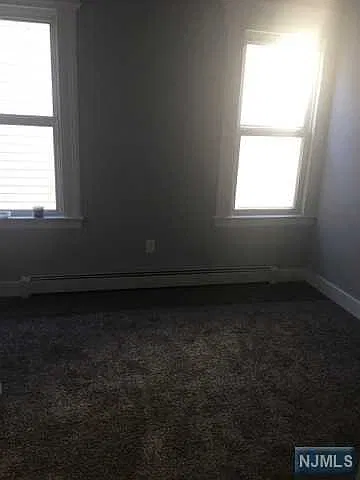 1647754