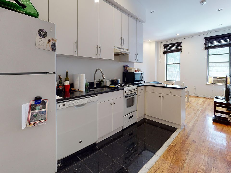 1st image of 1413 2nd Ave APT 1