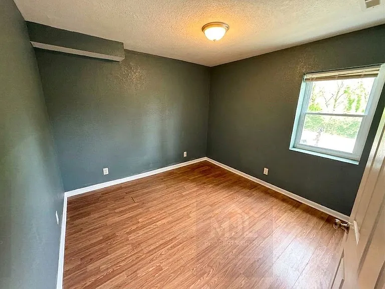 704 N Willow Ave — Photo 9
