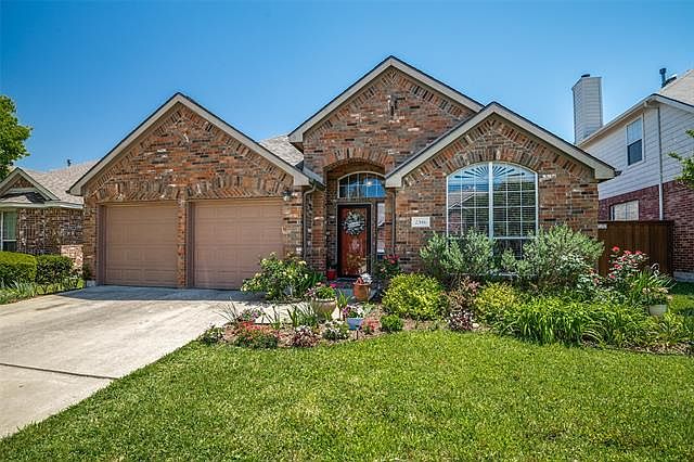 1st image of 2516 Persimmon Dr