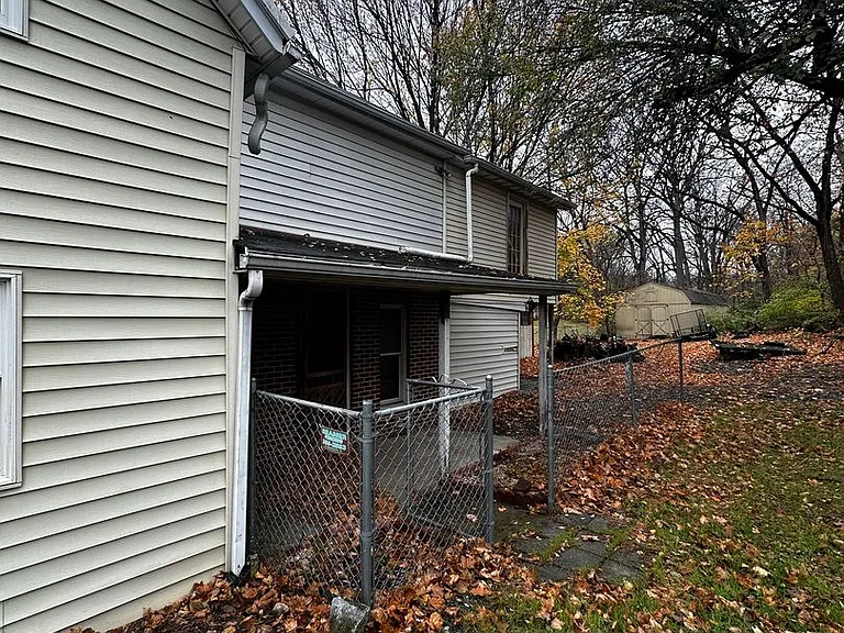 15610 Cresap Ave — Photo 3