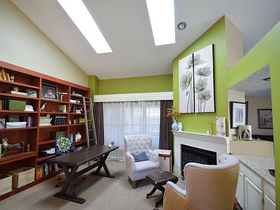 Natural Light/Open Concept