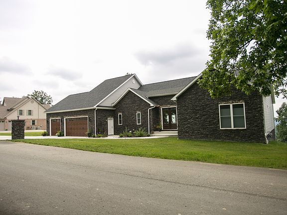 3rd image of 49 Garden Ln